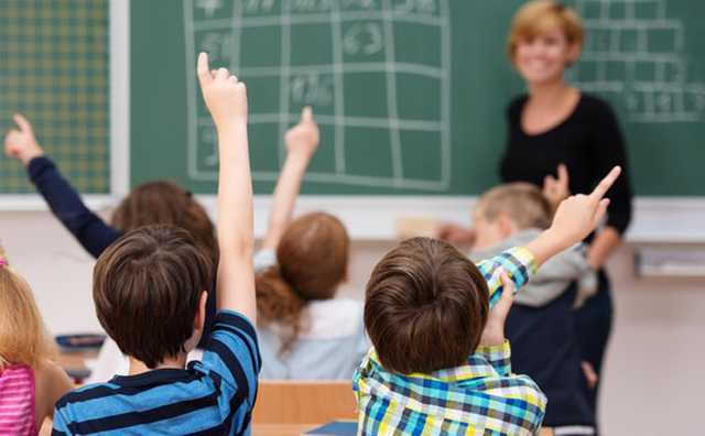 Кабмин изменил условие работы школ в "красной" зоне: во всех должен быть сертификат