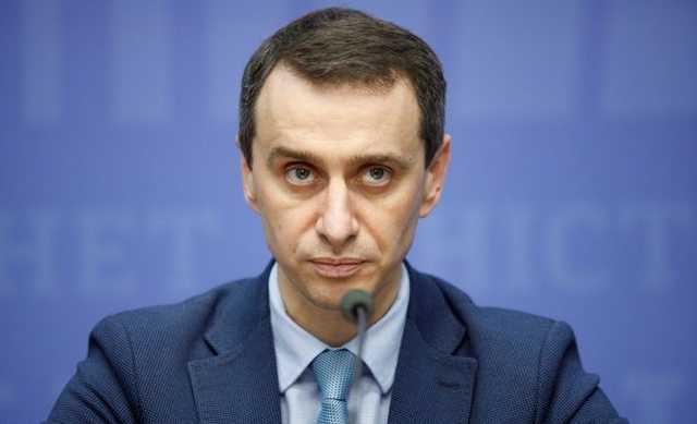 Кто будет контролировать вакцинацию персонала в школах: ответ Минздрава