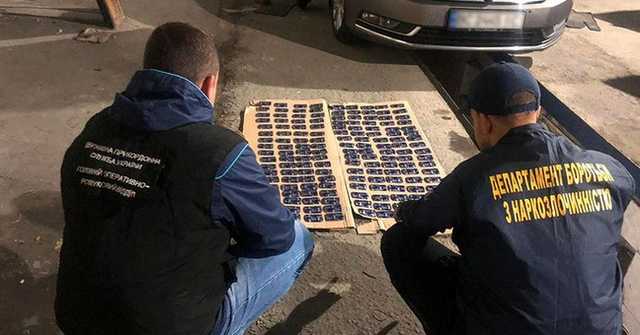 Правоохоронці Львівщини затримали чоловіка за контрабанду прекурсорів через державний кордон