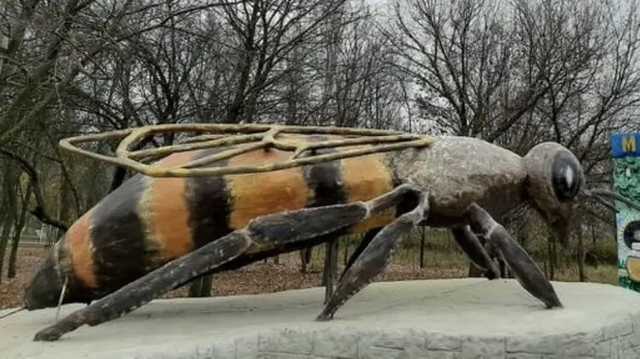 В селе Веселом появился самый большой в мире памятник пчеле