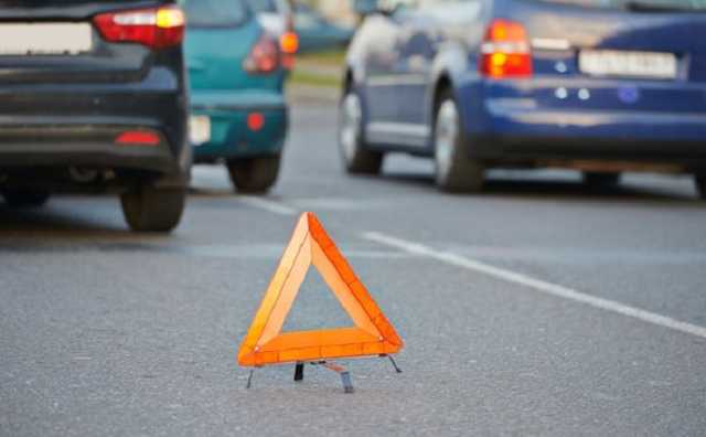 В Киеве на проспекте Победы столкнулись шесть автомобилей