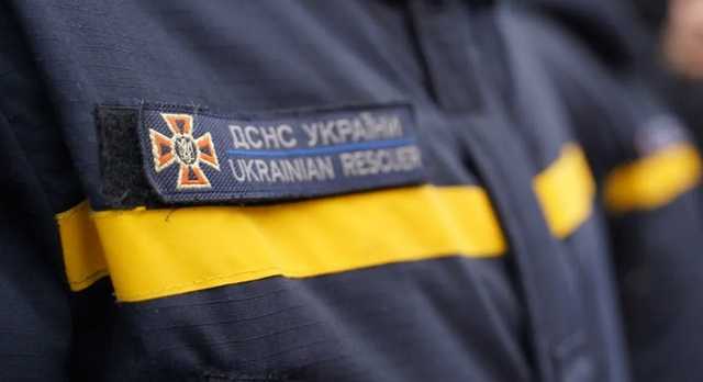 В Херсоне бетонная плита рухнула на мужчину, его чудом удалось спасти