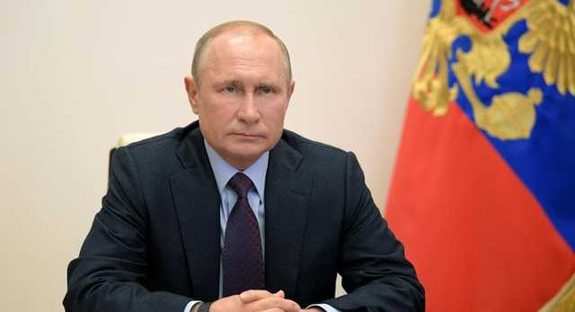 Путин заявил, что в его окружении коронавирусом заболели десятки человек