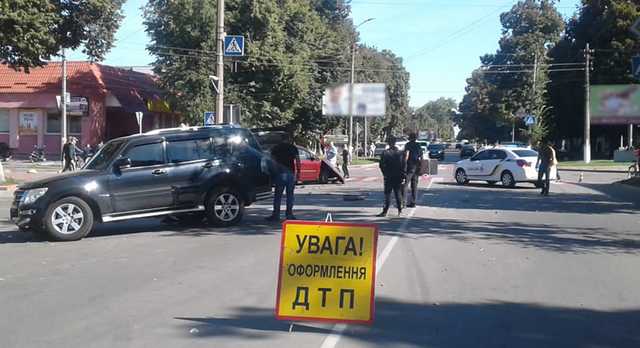 На Черниговщине мужчина чудом спасся во время ДТП: авто пронеслось прямо перед ним