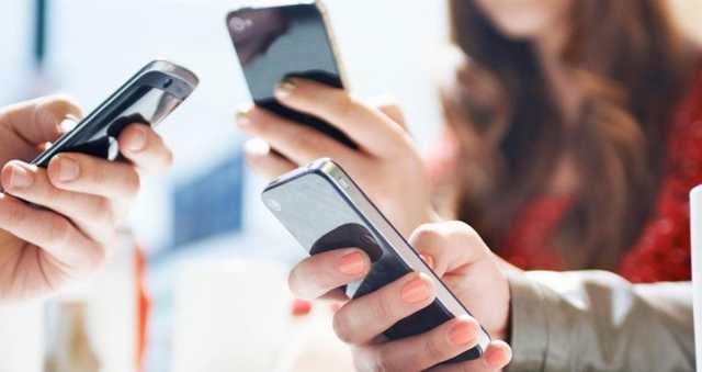 В Виннице увлеченного телефоном парня протащил трамвай: он чудом не пострадал