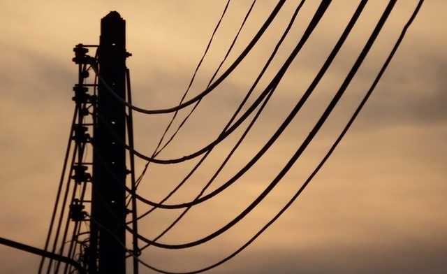 Из-за непогоды без света в Украине остались более 70 населенных пунктов