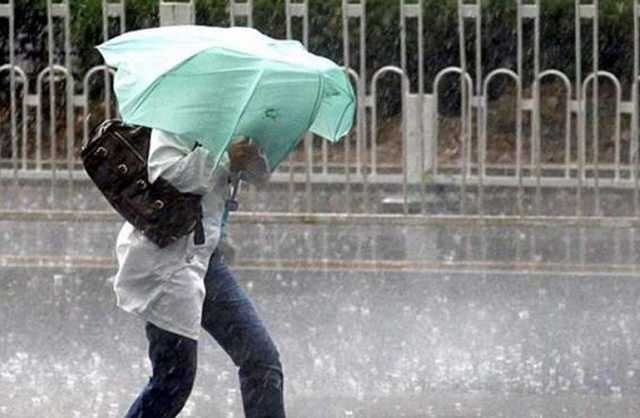 Украинцев предупредили о ливнях и штормовом ветре