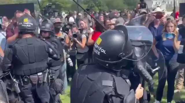 В Вашингтоне прошел митинг в поддержку участников штурма Капитолия