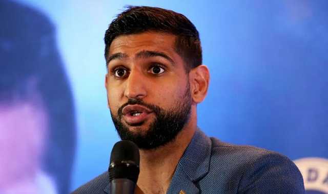 Чемпиона мира по боксу сняли с самолета из-за медицинской маски