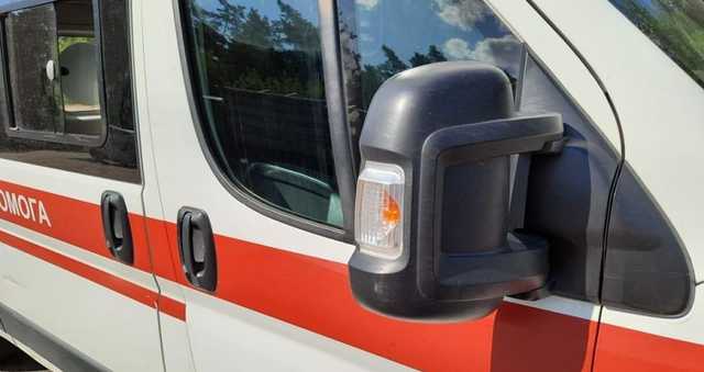 В Тернопольской области медики спасли мужчину с куском пилы в шее