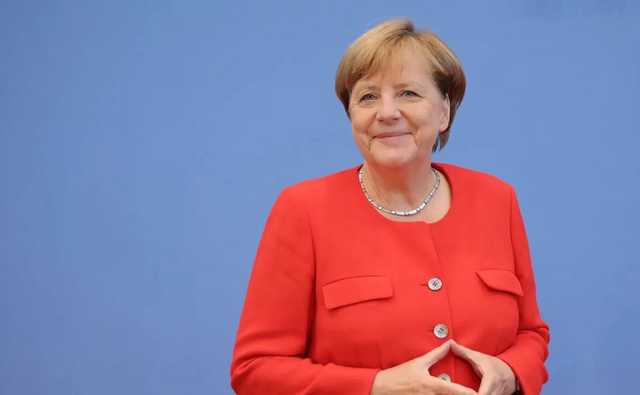 В Германии выпустили партию похожих на Меркель плюшевых медведей