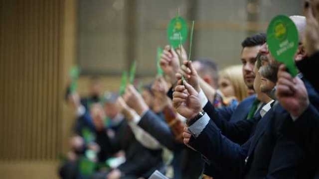 Зеленский собирает "слуг народа" на новое обучение в Трускавце – СМИ