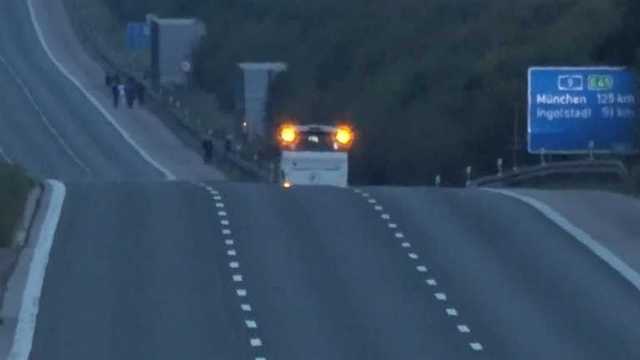 На трассе возле немецкого Нюрнберга мужчина взял в заложники пассажиров автобуса