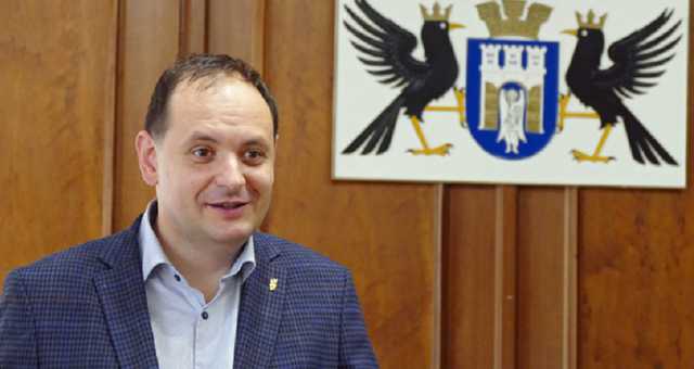 В Ивано-Франковске пообещали миллион учебному заведению за 100% вакцинации