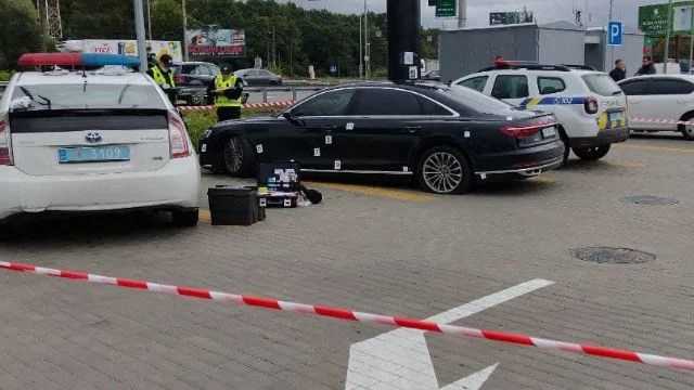 Раненый водитель Шефира проехал еще 5 километров: фото с места стрельбы