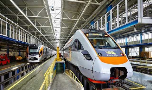 УЗ хочет купить 20 тысяч тонн дизтоплива по формуле "Роттердам+" – СМИ