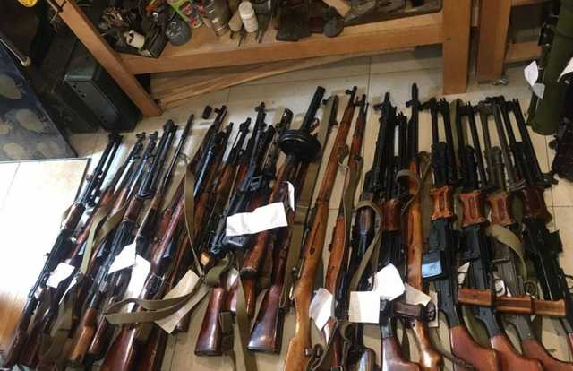 В Чернигове обнаружили подпольную оружейную: изъяли целый арсенал
