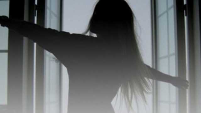 В Черкасской области 11-летняя девочка выпрыгнула с восьмого этажа