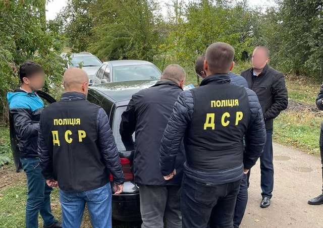 В Винницкой области чиновник территориальной общины захотел 5 тысяч долларов за участок