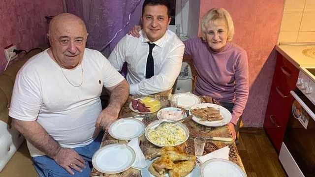 Сделайте лучше и не тявкайте, – отец Зеленского ответил критикам президента