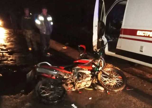 На Киевщине 16-летний мотоциклист сбил велосипедистку: женщина умерла в больнице