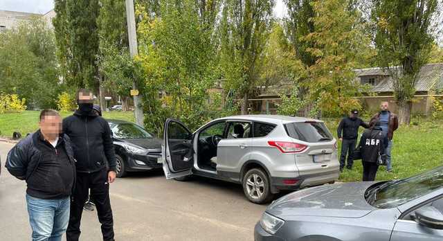 Двое сотрудников ГНС задержаны на Харьковщине на взятке 27 тыс. грн, - прокуратура