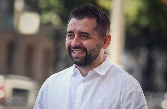 "Слуга народа" после совещания в Трускавце представит кадровые изменения в Кабмине,- Арахамия