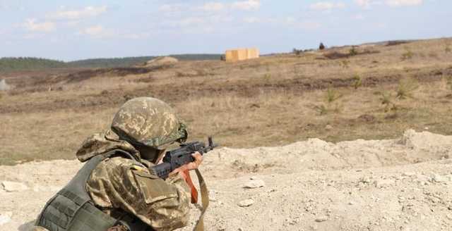 Оккупанты обстреляли позиции ВСУ на Донбассе и ранили украинского военного – штаб ООС