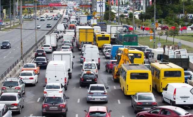 Киев сковали пробки