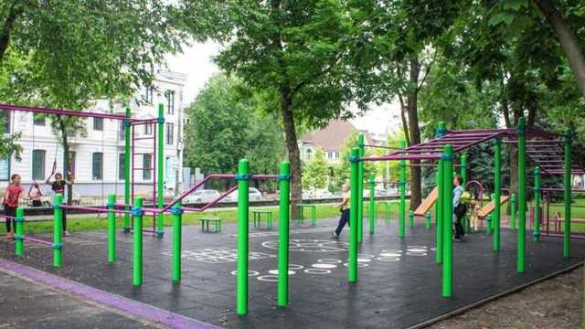 У Зеленского вслед за миллиардом деревьев хотят установить 10 тысяч новых спортплощадок