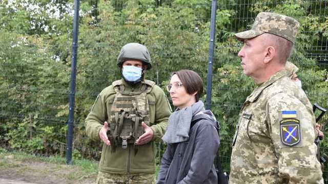 Надеюсь на возвращение в мирный Донецк, – генконсул Германии побывала в зоне ООС