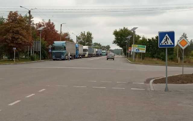 ООН передала на Донбасс 20 грузовиков с медицинским оборудованием и стройматериалами