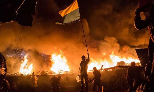 Свободу не добыть плакатиками и снятыми ботинками. Она дается кровью