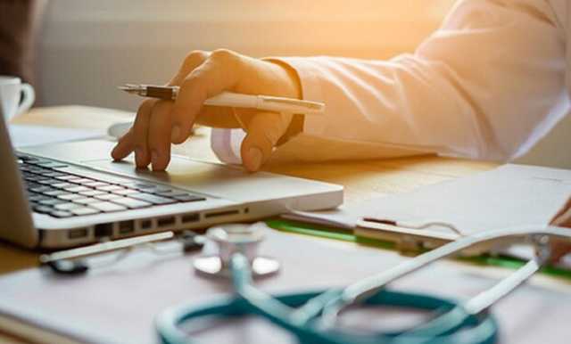 "Вынуждены работать сверхурочно": в Виннице медики тестируют электронные больничные