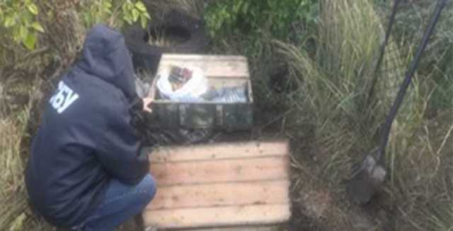 Готовили диверсии: СБУ обнаружила тайники боевиков с арсеналами