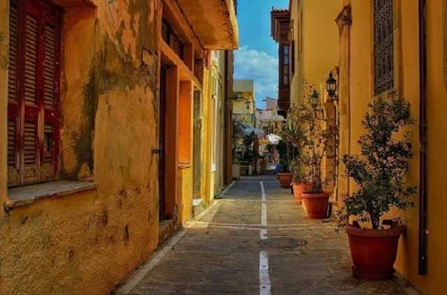 В Салониках ужесточают карантин из-за COVID