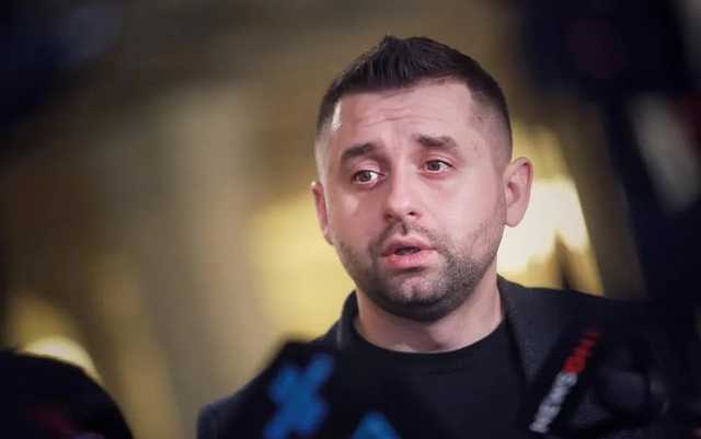 Ляшко первый кандидат. Арахамия планирует закон о легализации политической проституции