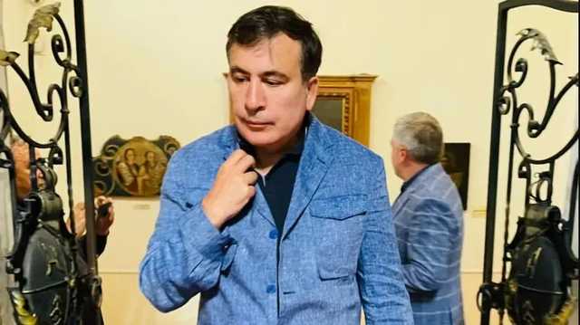 Забронированные на Саакашвили места рейса "Киев - Тбилиси" оказались пустыми