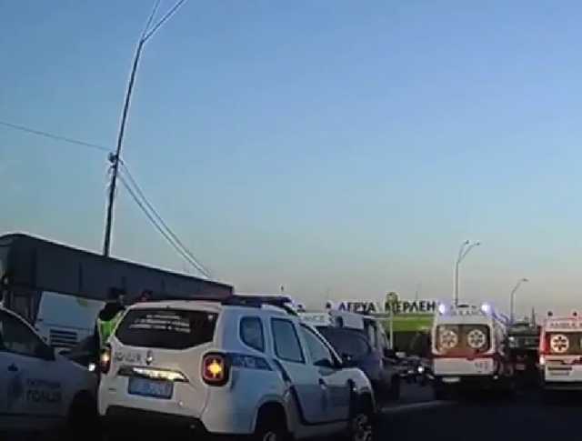 На въезде в Киев столкнулись пять авто, есть пострадавшие