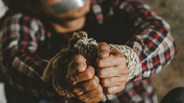 Связали руки и надели мешок: в Винницкой области три человека похитили мужчину