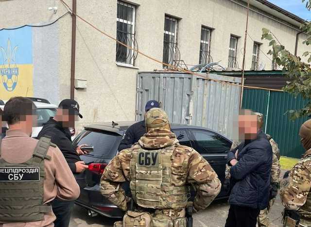 Начальник охраны заповедного фонда Нижнеднестровского нацпарка помогал браконьерам