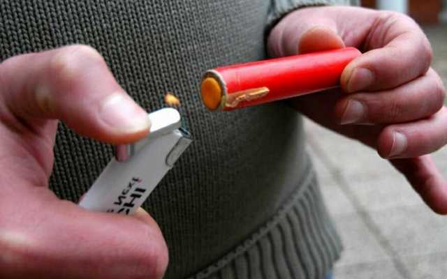 На Троещине ученики бросили петарды в туалет и чуть не затопили школу