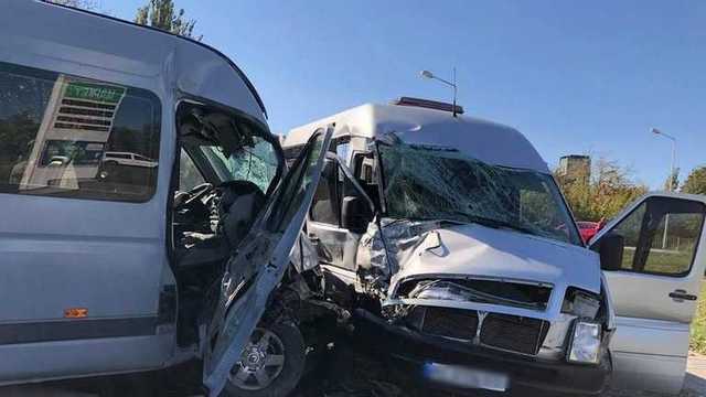 На Волыни столкнулись два микроавтобуса: есть пострадавшие