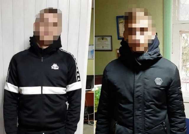 У Києві оперативники затримали двох 18-річних грабіжників з кримінальним «стажем»