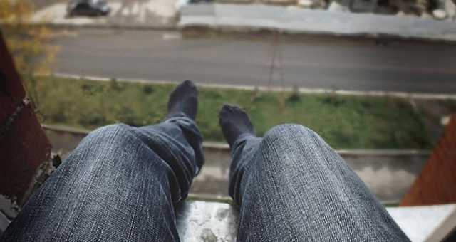 В Одессе мужчина выпал с 8 этажа на крышу подъезда