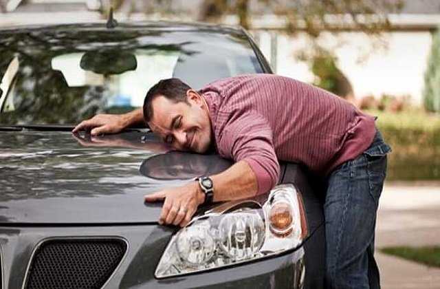 У граждан, имеющих долги по коммуналке и алиментам, стали забирать автомобили