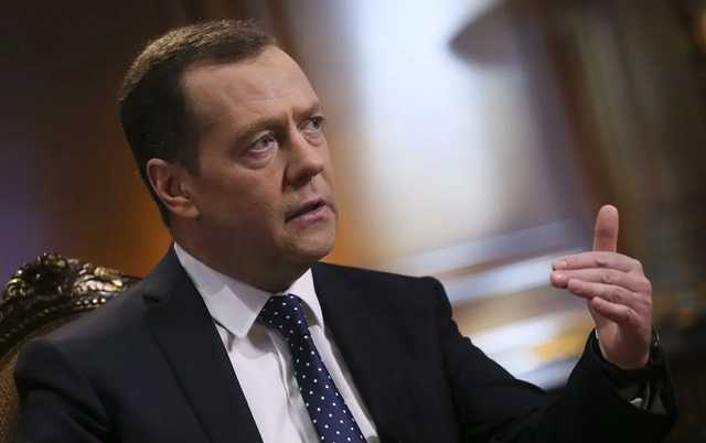 «Ко-ко-ко и балалайка»: Арестович высмеял украинофобную статью Медведева