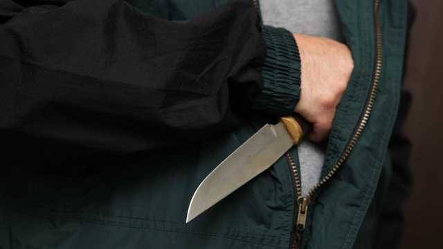 В Мариуполе ревнивец шестью ударами ножом в шею убил экс-супругу