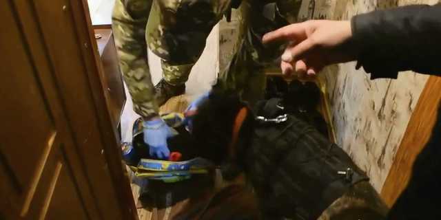 У Маріуполі чоловік зарізав колишню, поки 7-річний син грався з друзями