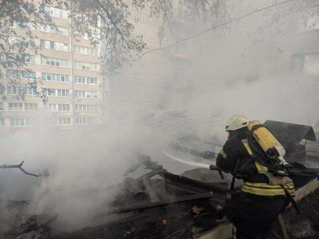 В Киеве вспыхнул пожар на территории института урологии